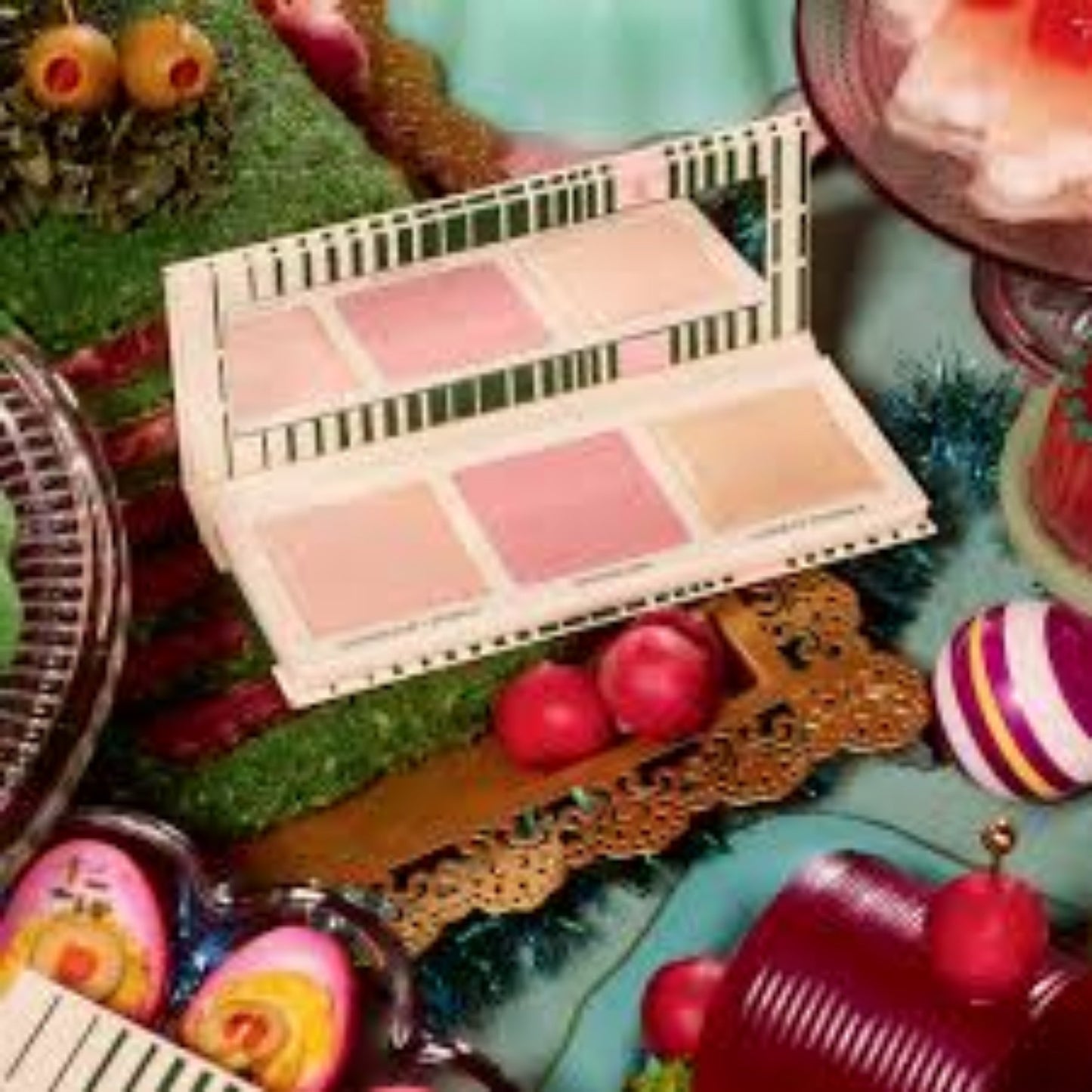 Benefit twinkle n jungle blush palette