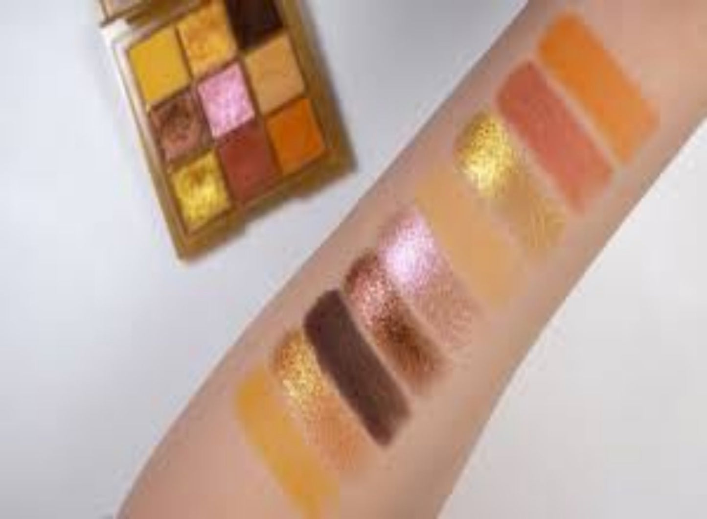 Huda beauty wild tiger palette