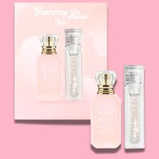Kayali yummy kiss set yum marshmallow perfum and faux filler lip gloss